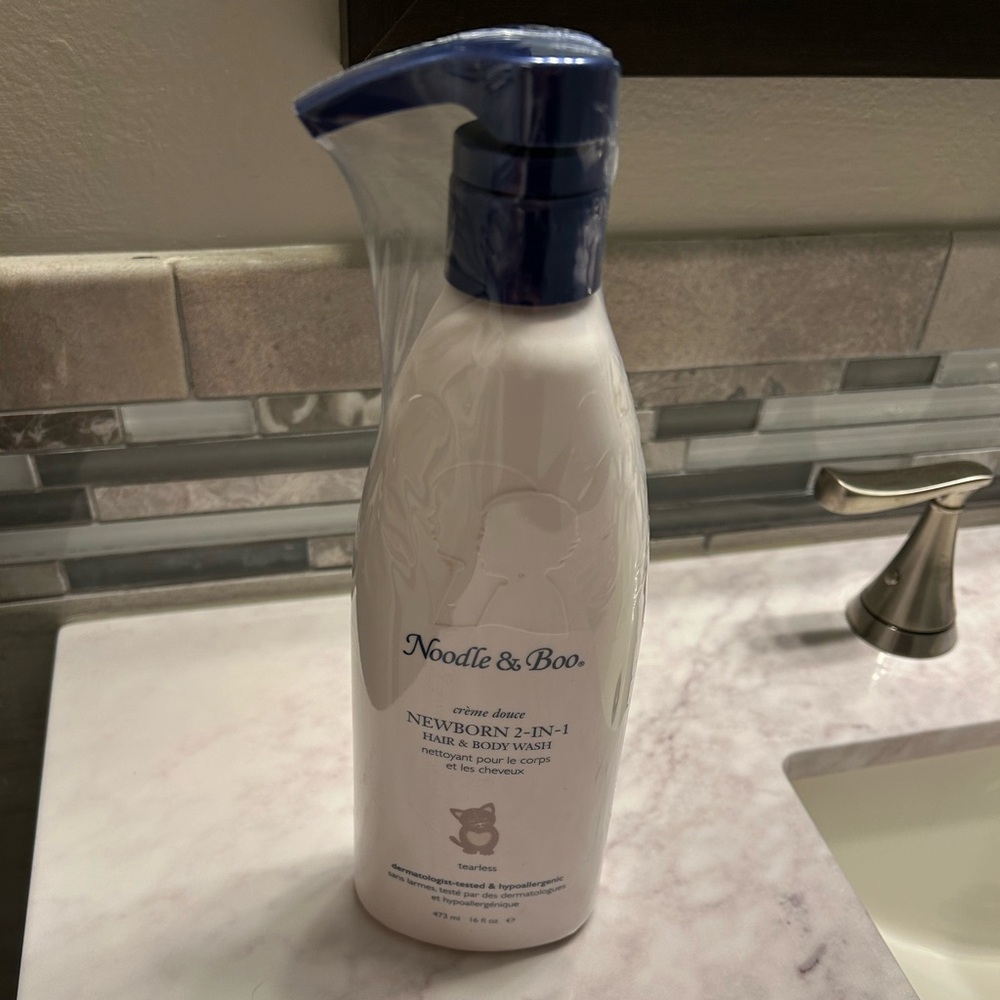 Noodle and Boo 2 in 1 newborn wash